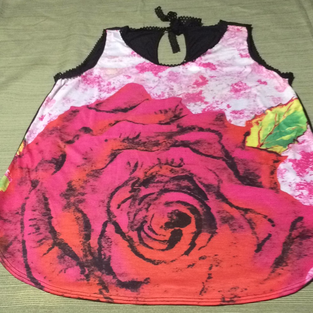 ROSE BEAUTIFUL TOP EXCELLENT CONDITION